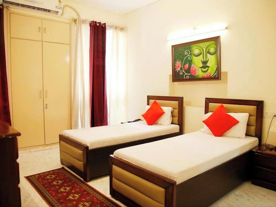 Room, 1 Bedroom, Accessible, Smoking | 1 bedroom