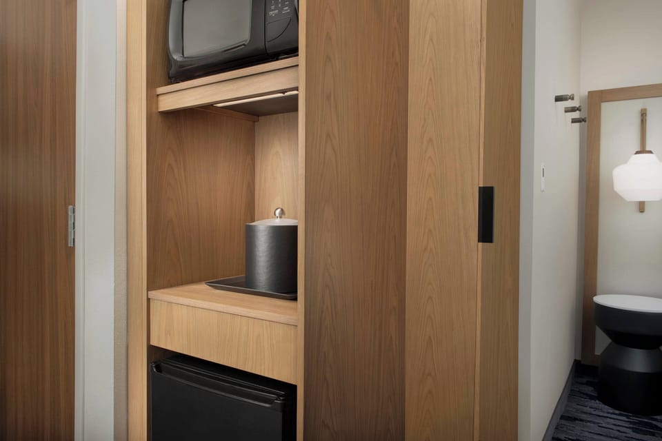 Hypo-allergenic bedding, pillowtop beds, in-room safe, desk