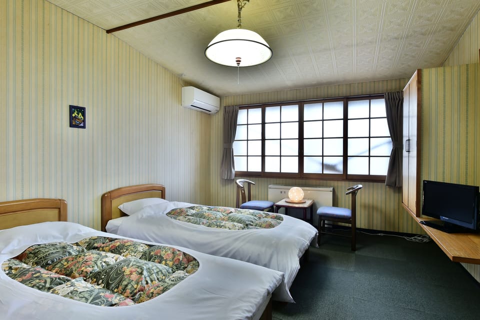 Free WiFi, bed sheets