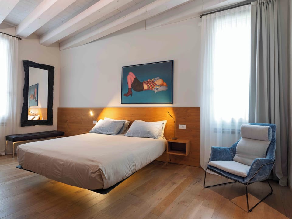 Exclusive Apartment (Bomben) | Premium bedding, down comforters, Select Comfort beds, minibar