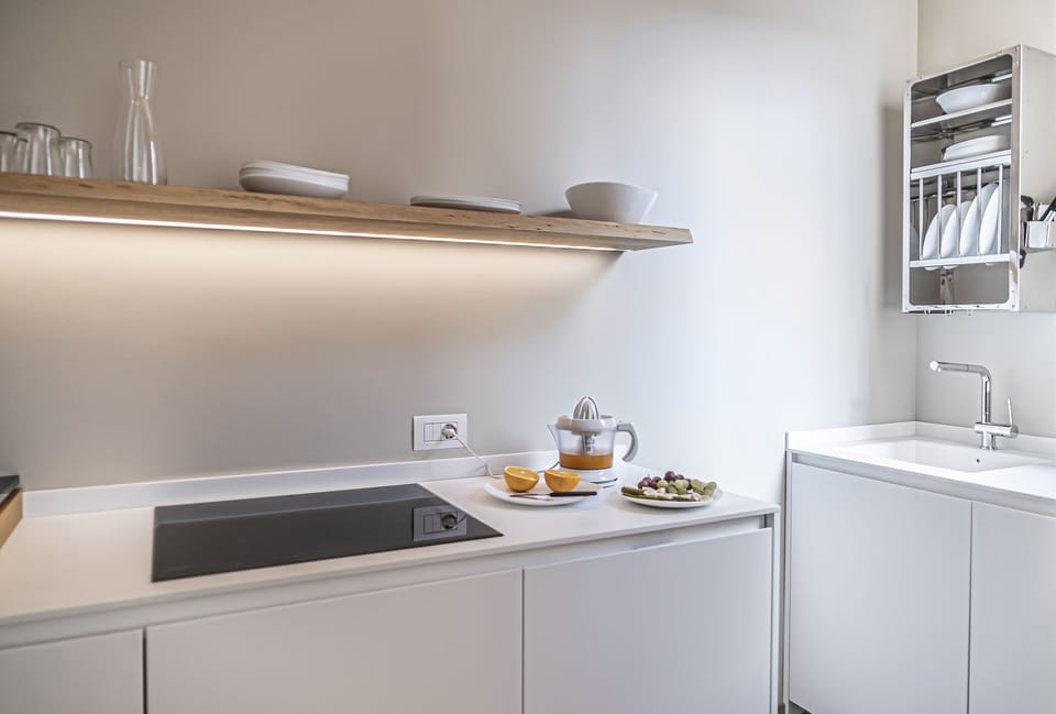 Exclusive Apartment (Bomben) | Private kitchen | Fridge, electric kettle