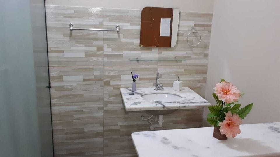 Suite de Arigoffe | Iron/ironing board, free WiFi, bed sheets