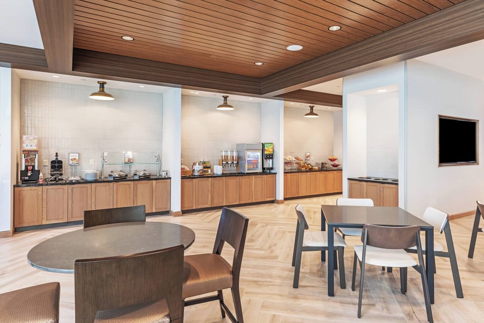 Free daily continental breakfast