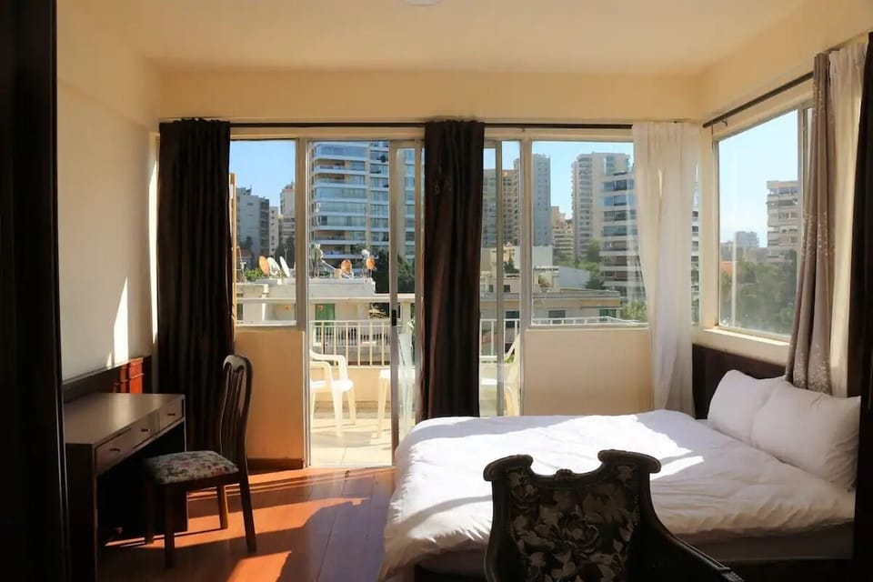 Laptop workspace, WiFi (free), individually furnished