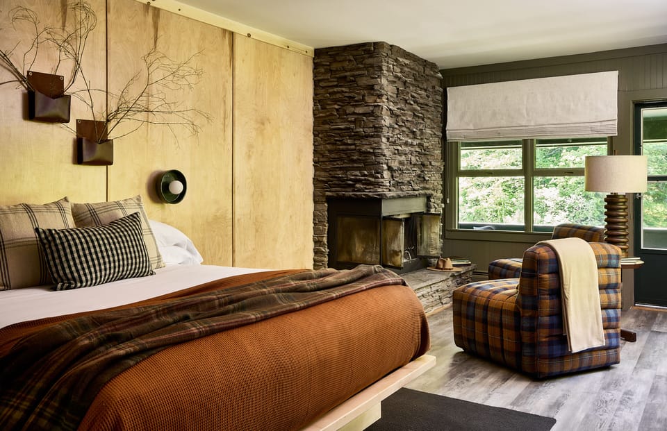 Deluxe King w/ Fireplace & Balcony | Egyptian cotton sheets, premium bedding, blackout drapes, free WiFi