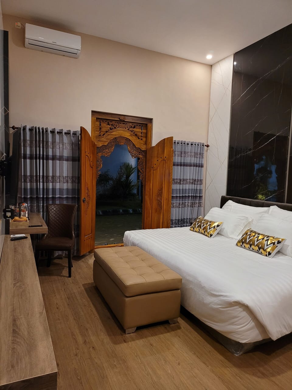 Executive Double Room | Premium bedding, desk, soundproofing, iron/ironing board