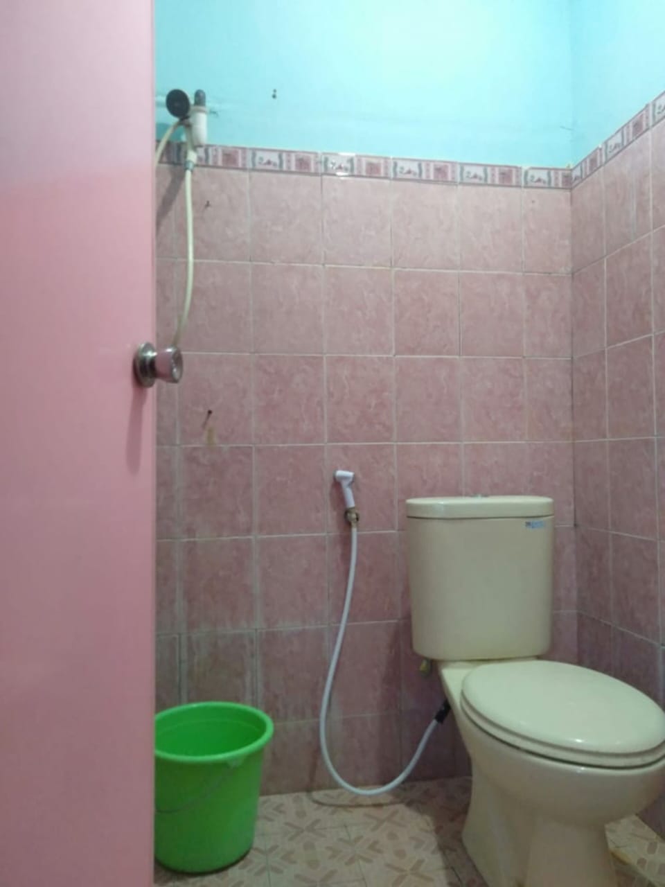 Shower, towels