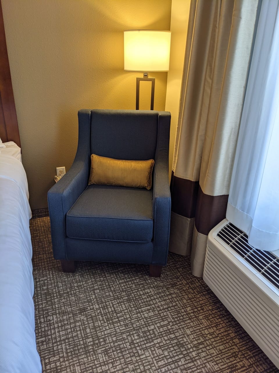 Desk, laptop workspace, iron/ironing board, free WiFi