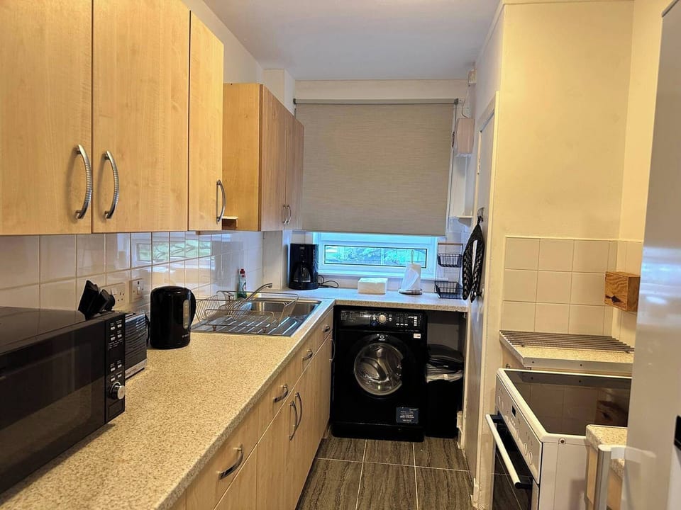 Apartment | Private kitchen | Fridge, microwave, oven, stovetop