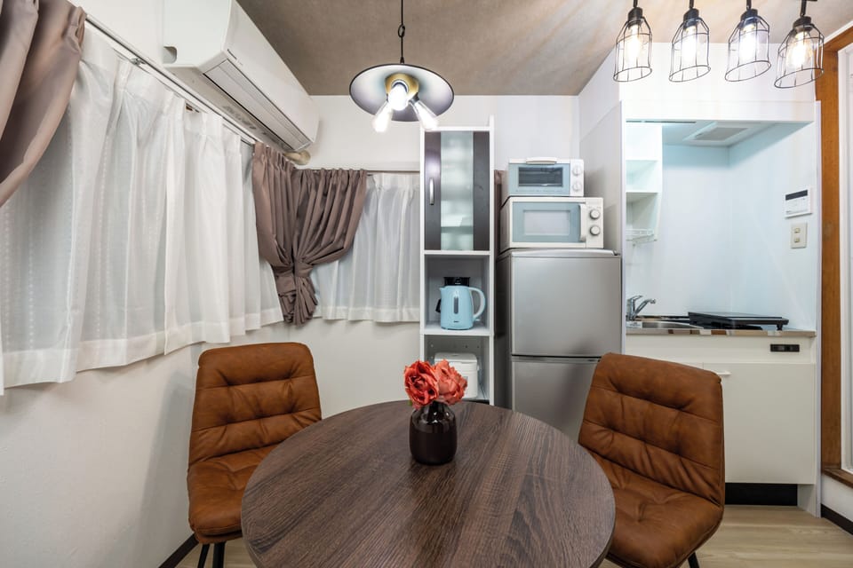 City Apartment | In-room dining