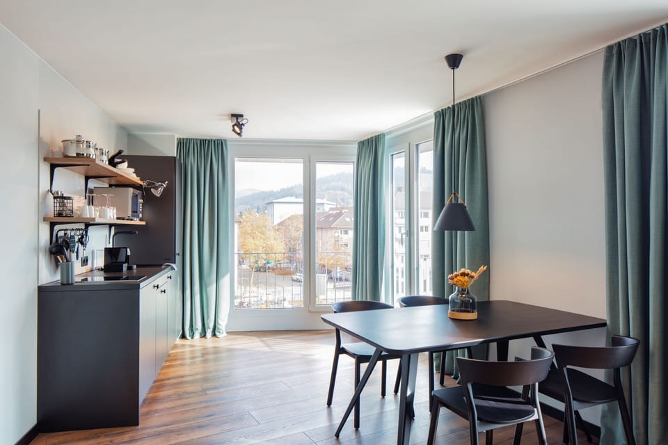 Design Suite (BlackF L) | Private kitchen | Full-size fridge, microwave, stovetop, espresso maker