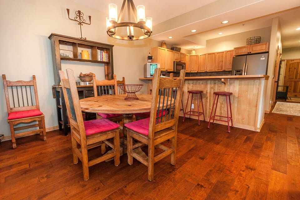 Condo, 2 Bedrooms | Private kitchen | Oven, toaster, cookware/dishes/utensils