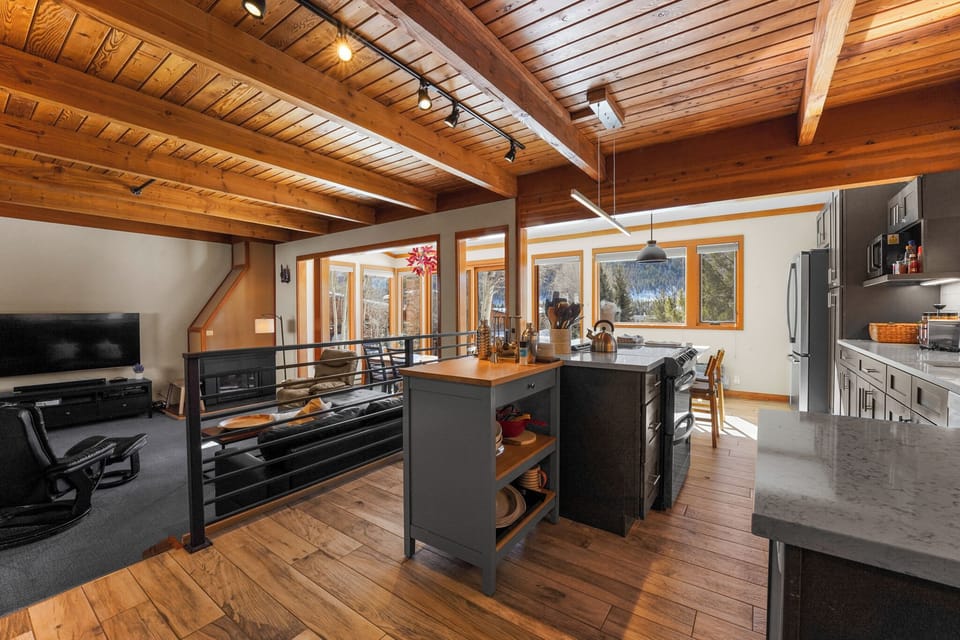 Studio (3 Bedrooms) | Property amenity