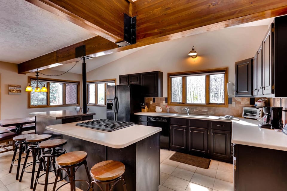 Villa (3 Bedrooms) | Private kitchen | Oven