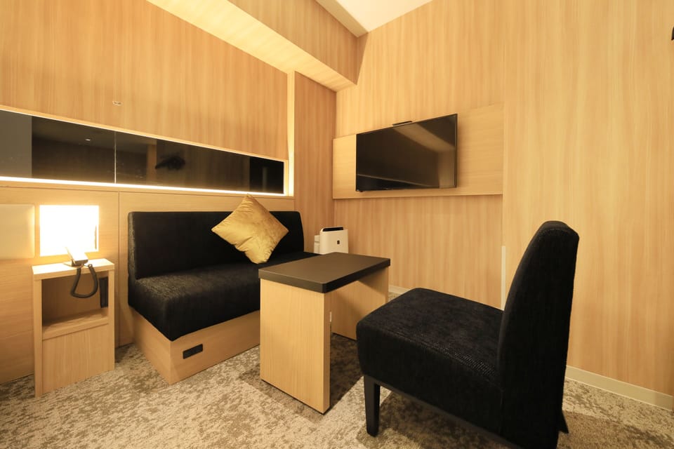 Universal Room, Non smoking(Free Access to MANGA Library) | Desk, blackout drapes, free WiFi, bed sheets