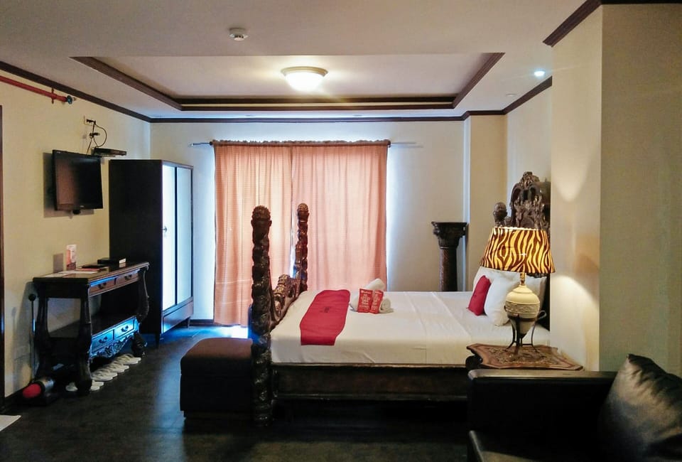 Studio Suite (Window is not Guaranteed) | Desk, WiFi, bed sheets