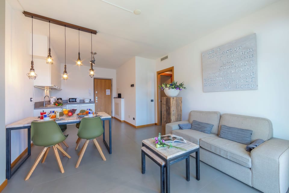 Family Apartment, Multiple Bedrooms, Mountainside (Residence degli Oleandri 2A) | Interior