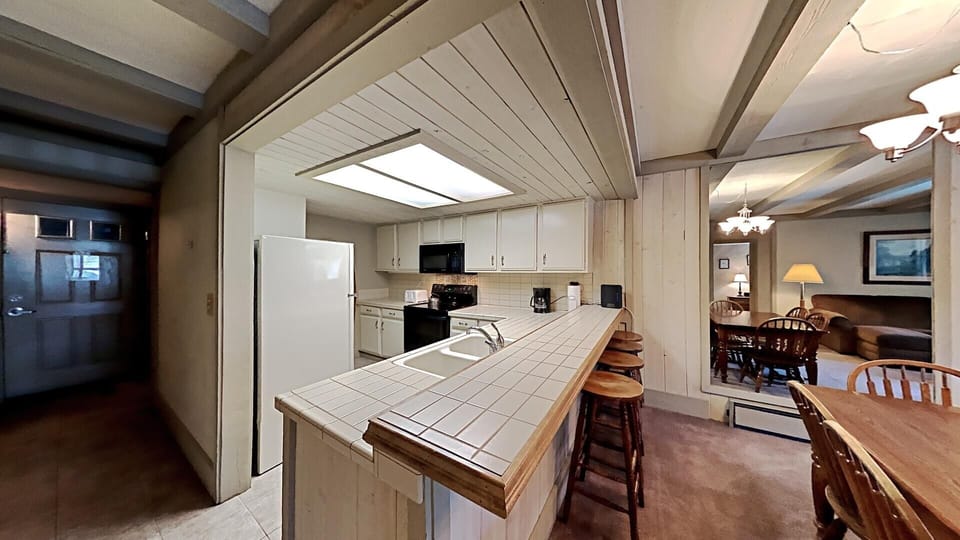 Condo, 2 Bedrooms | Private kitchen | Coffee/tea maker, fridge, oven, toaster