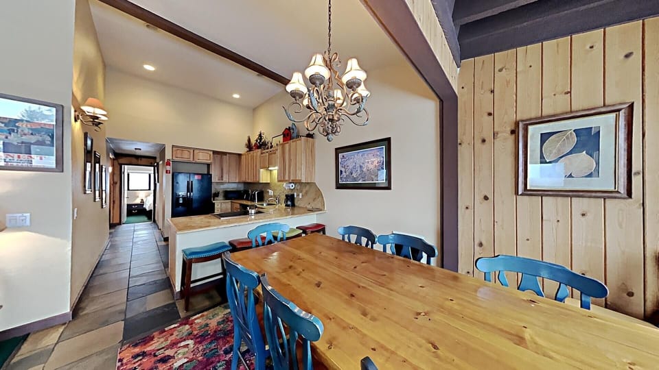 Condo, 4 Bedrooms | Dining