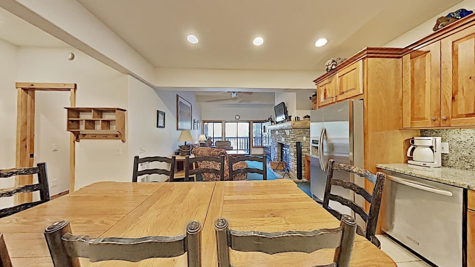 Condo, 2 Bedrooms | Private kitchen | Fridge, oven, coffee/tea maker, toaster