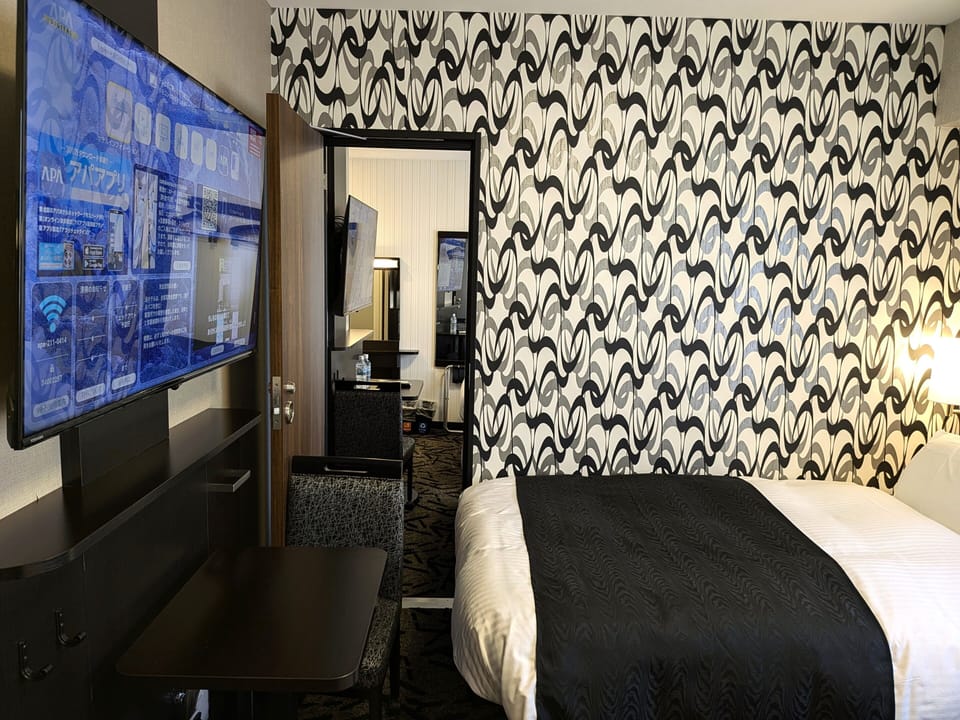 Standard Room, Non Smoking | Desk, blackout drapes, soundproofing, iron/ironing board