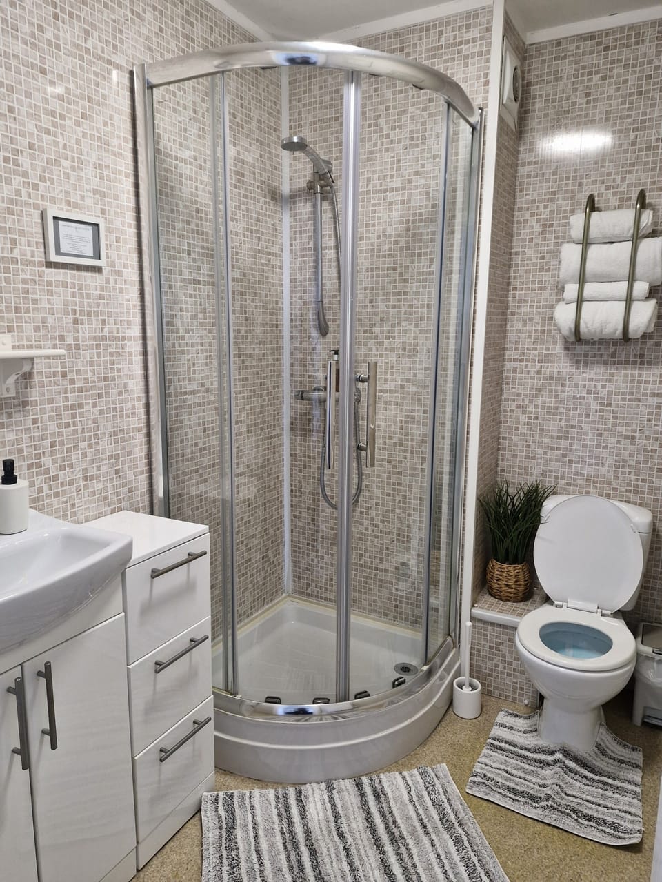 Standard Double or Twin Room, Ensuite | Bathroom