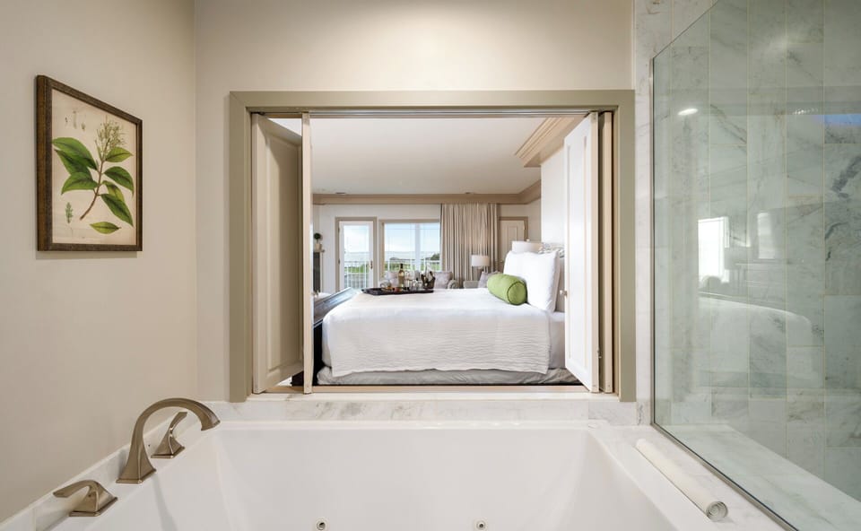 Free toiletries, hair dryer, bathrobes, towels