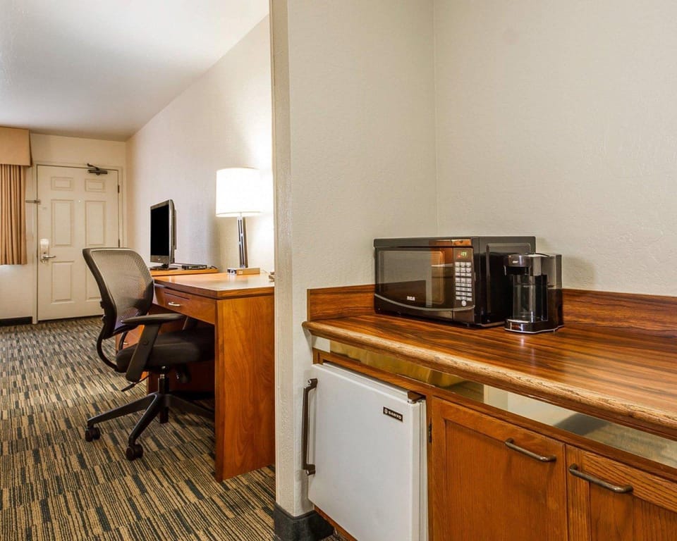 Executive Room, 2 Queen Beds | In-room safe, desk, blackout drapes, iron/ironing board