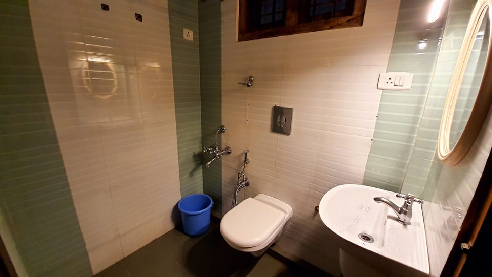 Shower, towels, soap, shampoo