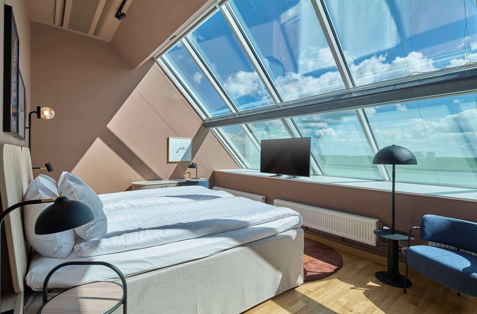 Junior Suite | In-room safe, free WiFi, bed sheets