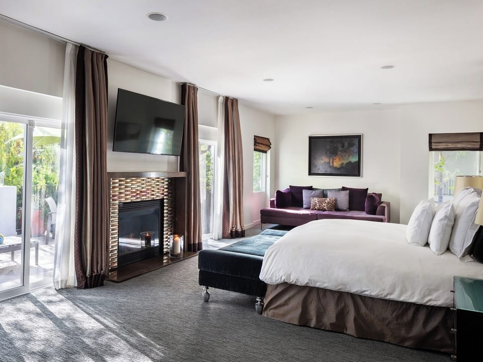 Presidential Villa | Frette Italian sheets, premium bedding, down comforters, pillowtop beds