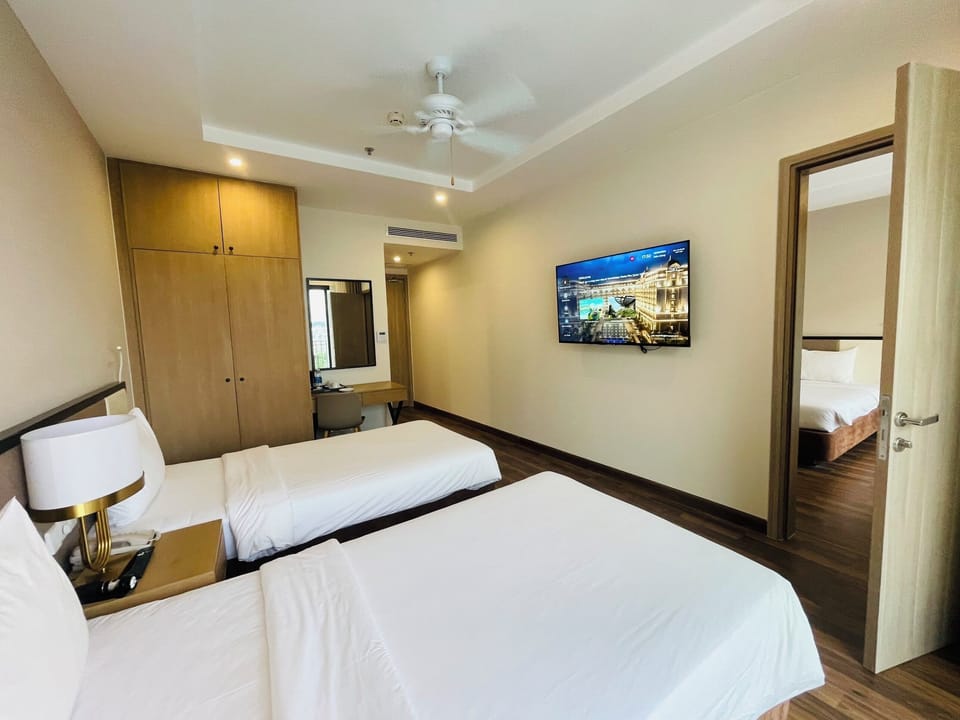 Minibar, in-room safe, blackout drapes, free WiFi