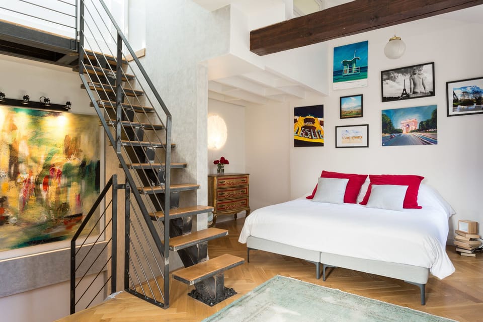Dali Duplex Suite | 1 bedroom, individually decorated, individually furnished, desk