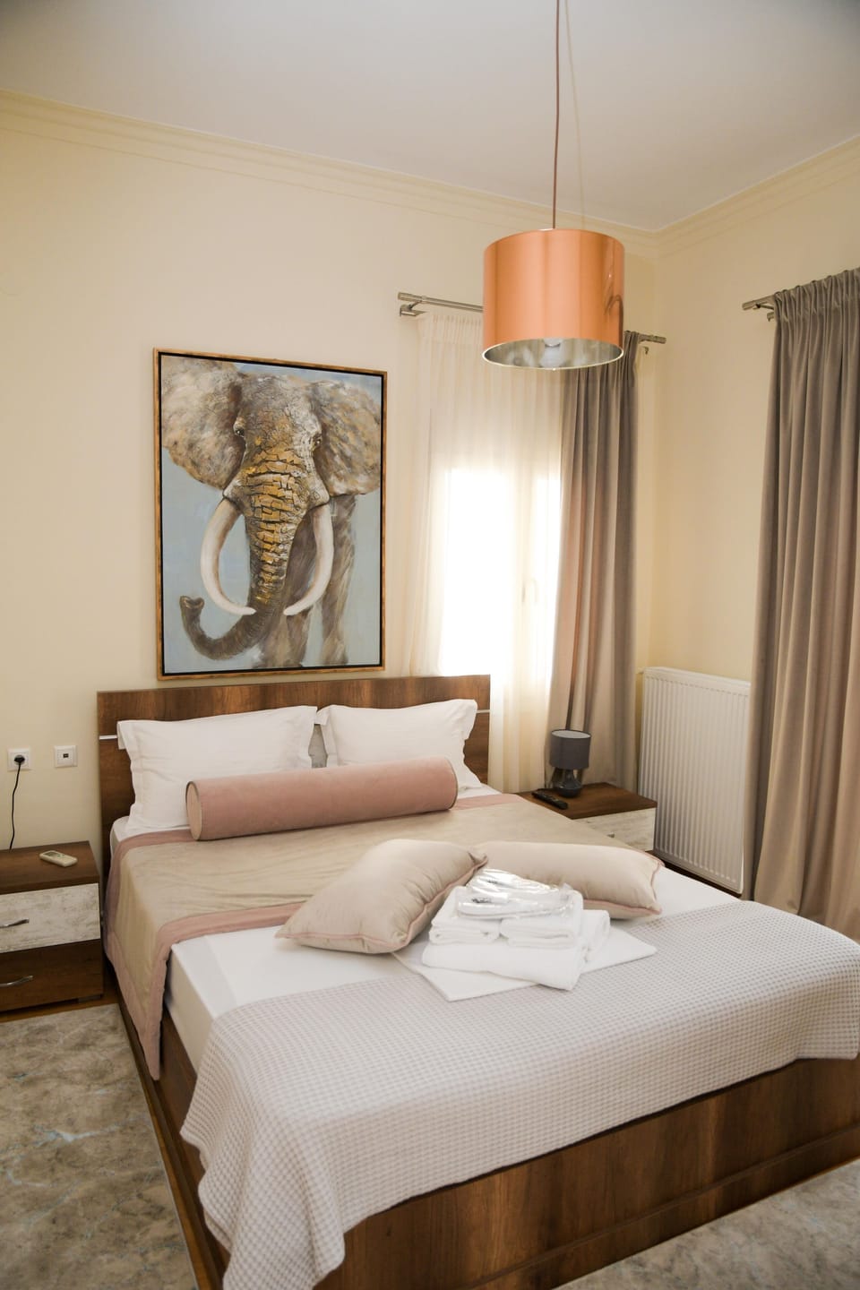 Deluxe Apartment | 2 bedrooms, iron/ironing board, free WiFi