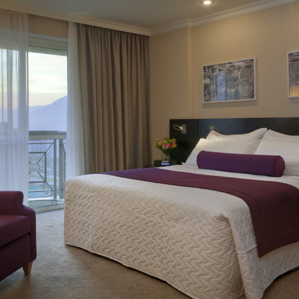 Premier Double Room, Balcony | Minibar, in-room safe, desk, laptop workspace