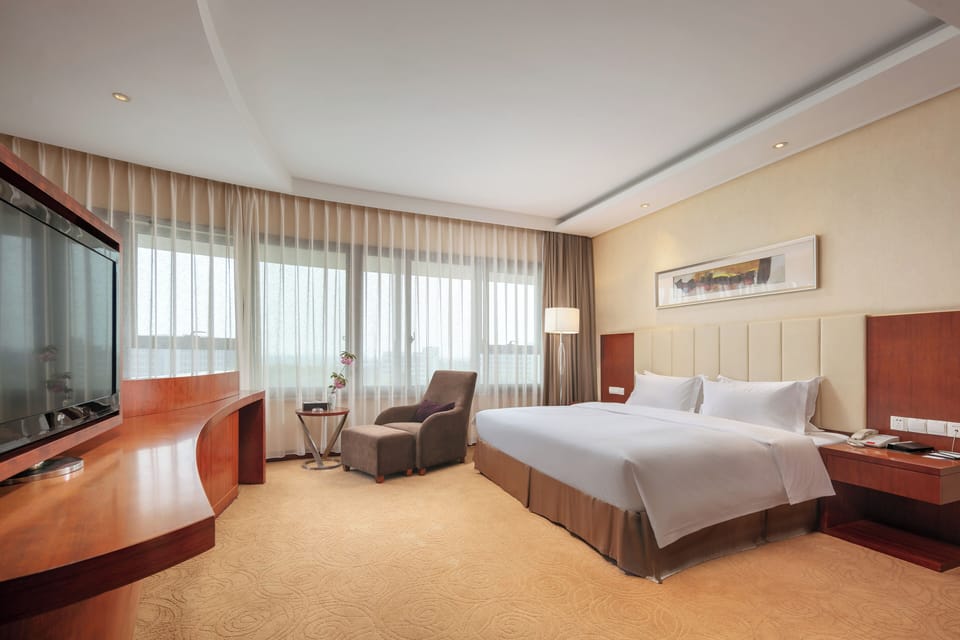 Superior Studio Suite | In-room safe, desk, blackout drapes, iron/ironing board