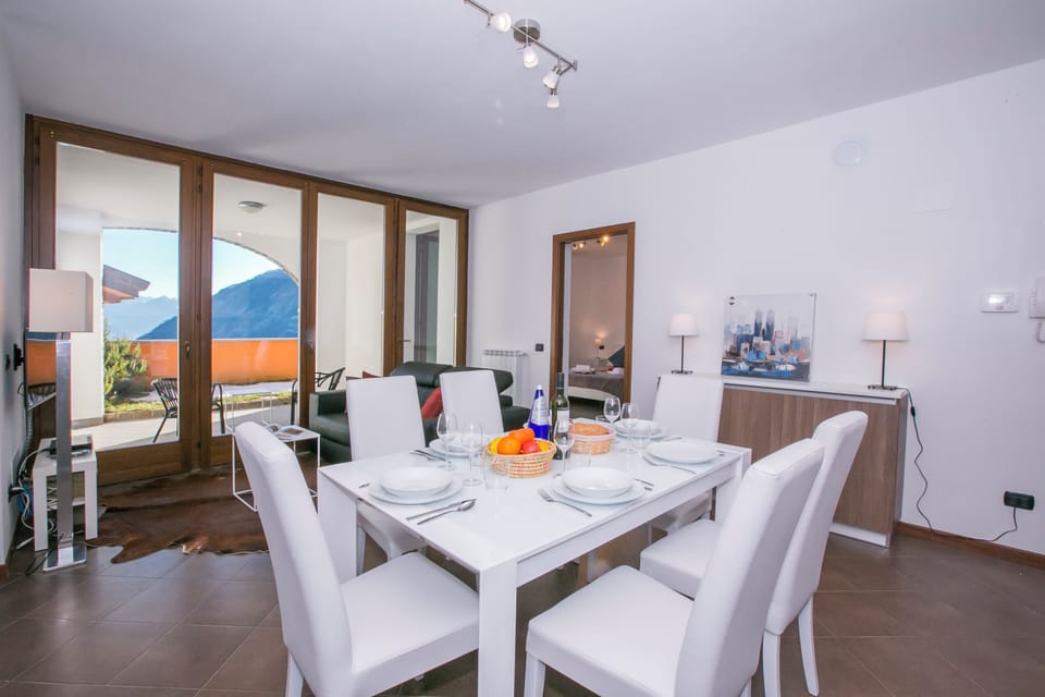 Family Apartment, 2 Bedrooms, 2 Bathrooms, Mountainside (Borgo La Sorgente - Dolce Vita) | Dining