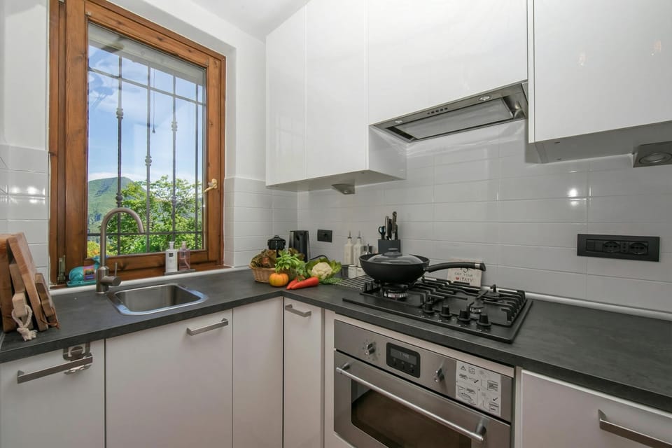 Family Villa, 3 Bedrooms, 2 Bathrooms, Mountainside (Casa dei Galli) | Private kitchen | Full-size fridge, microwave, oven, stovetop