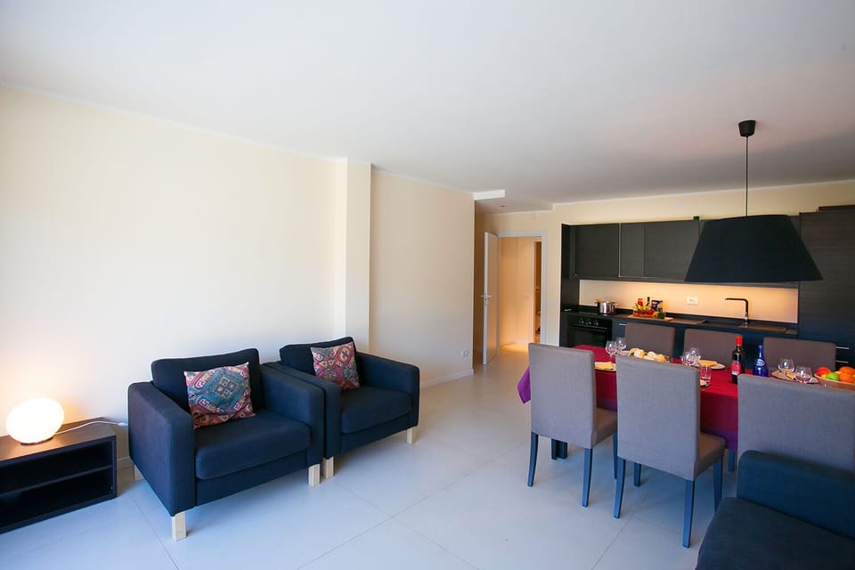 Family Villa, Multiple Bedrooms, Mountainside (Villa La Betulla) | Interior