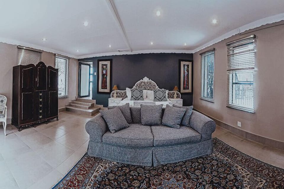 Executive Suite, 1 Bedroom | Pillowtop beds, WiFi (free), individually decorated