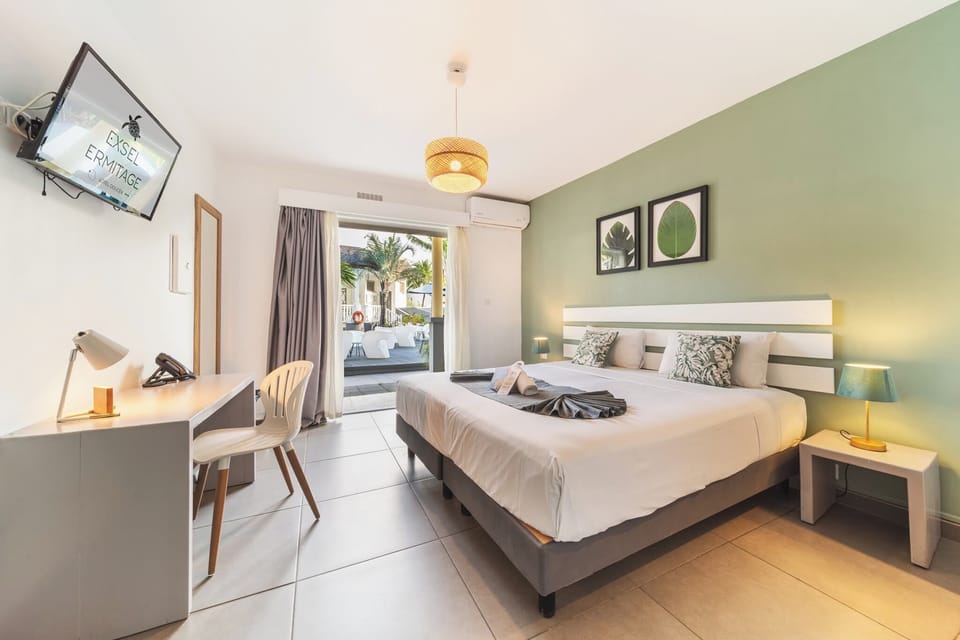 In-room safe, soundproofing, free cribs/infant beds, free WiFi
