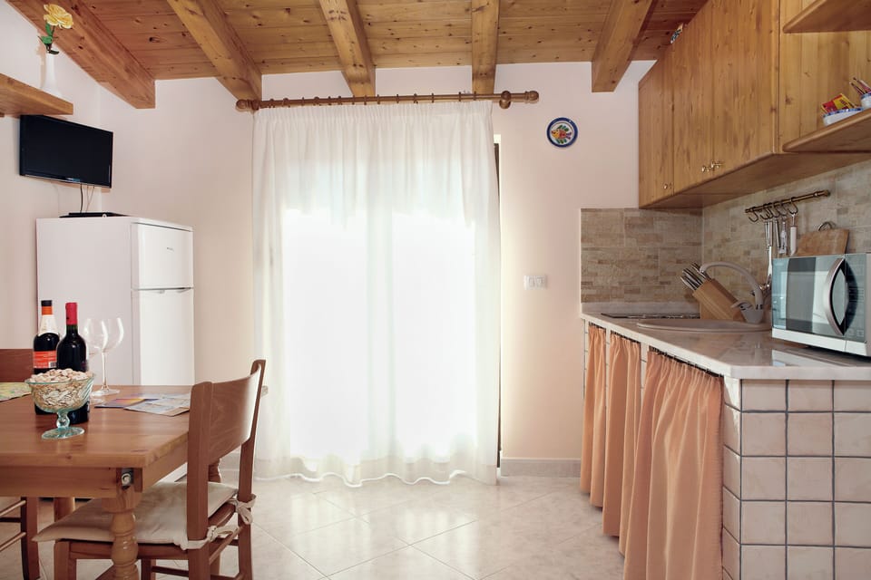 Apartment, 1 Bedroom, Smoking, Balcony | Interior
