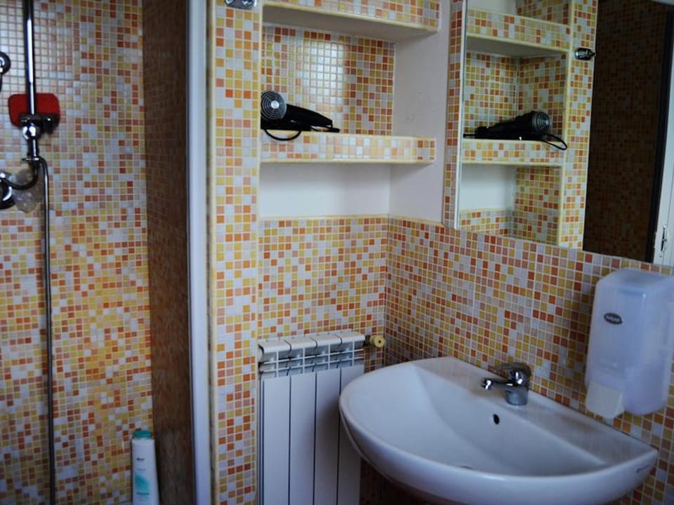 Room, 1 Bedroom, Smoking, Balcony | Bathroom