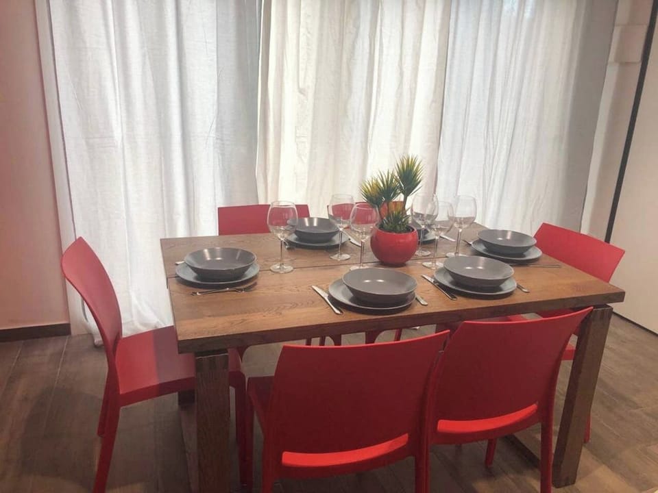 Villa, 2 Bedrooms, Smoking, Garden View | Dining room