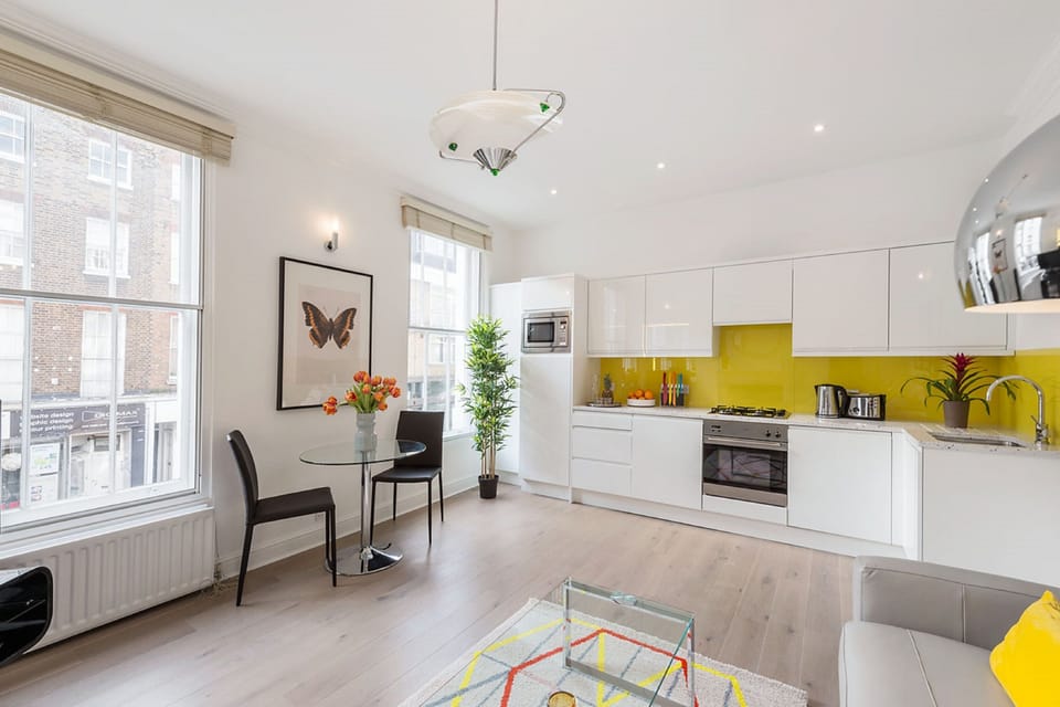 Apartment | Private kitchen | Cookware/dishes/utensils