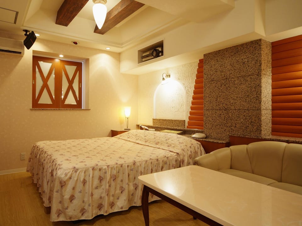 Hypo-allergenic bedding available, desk, blackout drapes, soundproofing