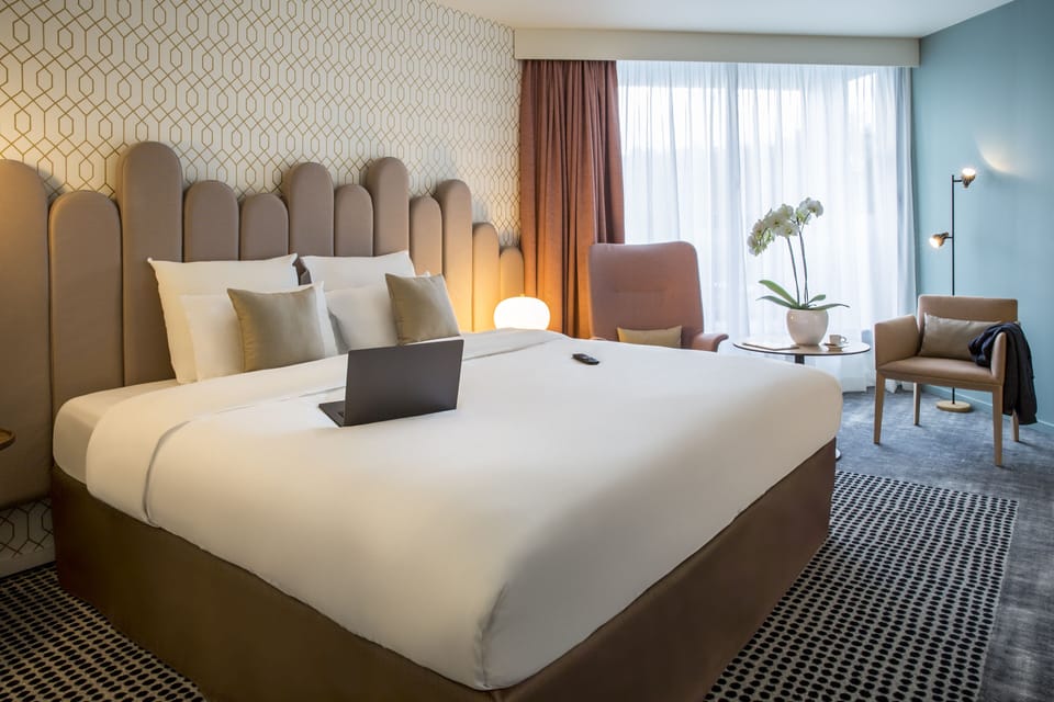 Premium bedding, pillowtop beds, free minibar, in-room safe