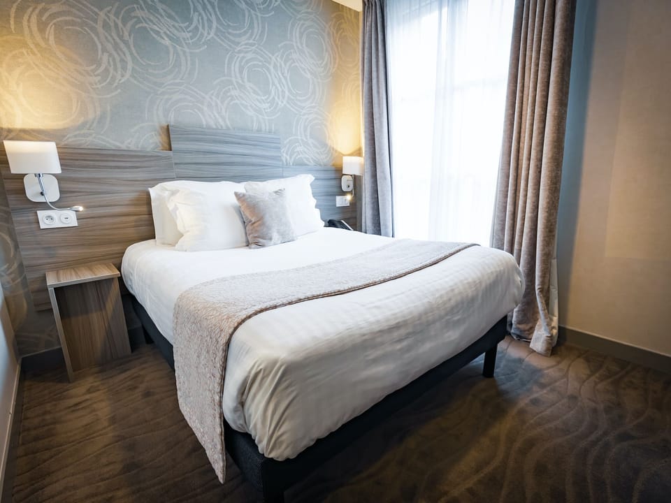 Double Room | Soundproofing, free cribs/infant beds, free WiFi, bed sheets