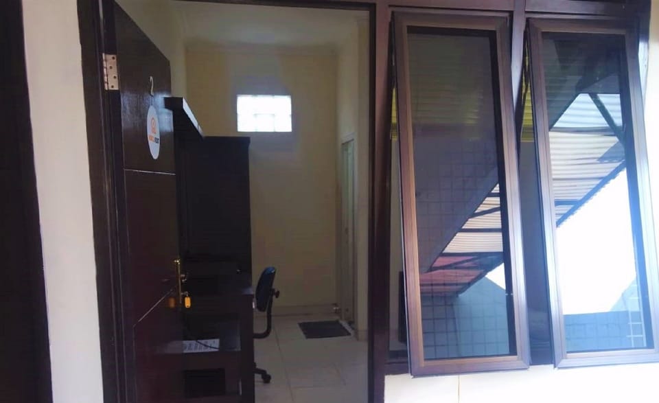 Economy Double Room | Desk, free WiFi