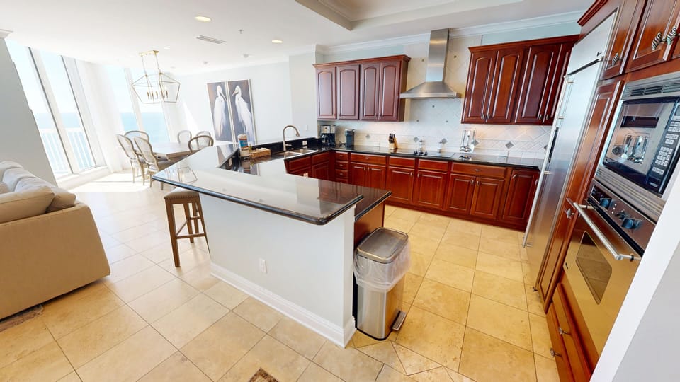 Condo, 3 Bedrooms | Private kitchen | Fridge, microwave, oven, dishwasher